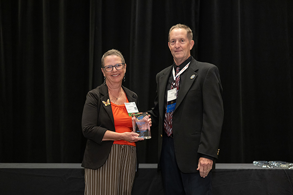 photo of lisa spainhour famu-fsu engineering professor holding award 