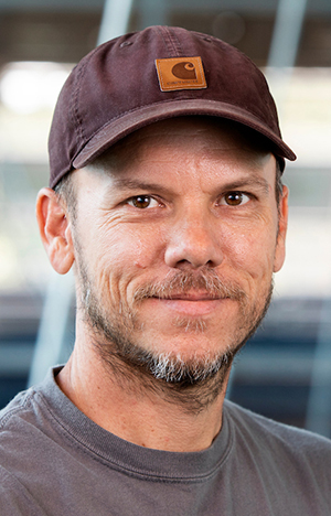 headshot of jeremy phillips professional engineering machinist