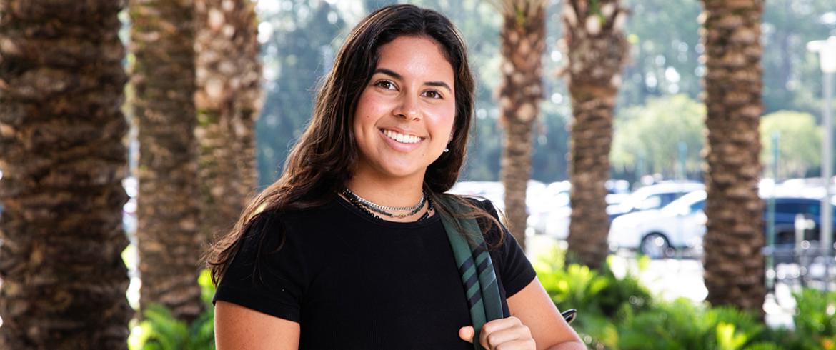 portrait of valentina fajardo outside famu-fsu college of engineering