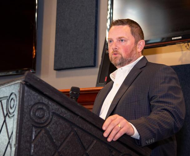 James Geeslin lll speaks after receiving a Distinguished Alumni Award during the 2019 Department of Mechanical Engineering Alumni Awards Banquet.