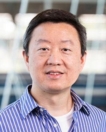 Wei Guo headshot